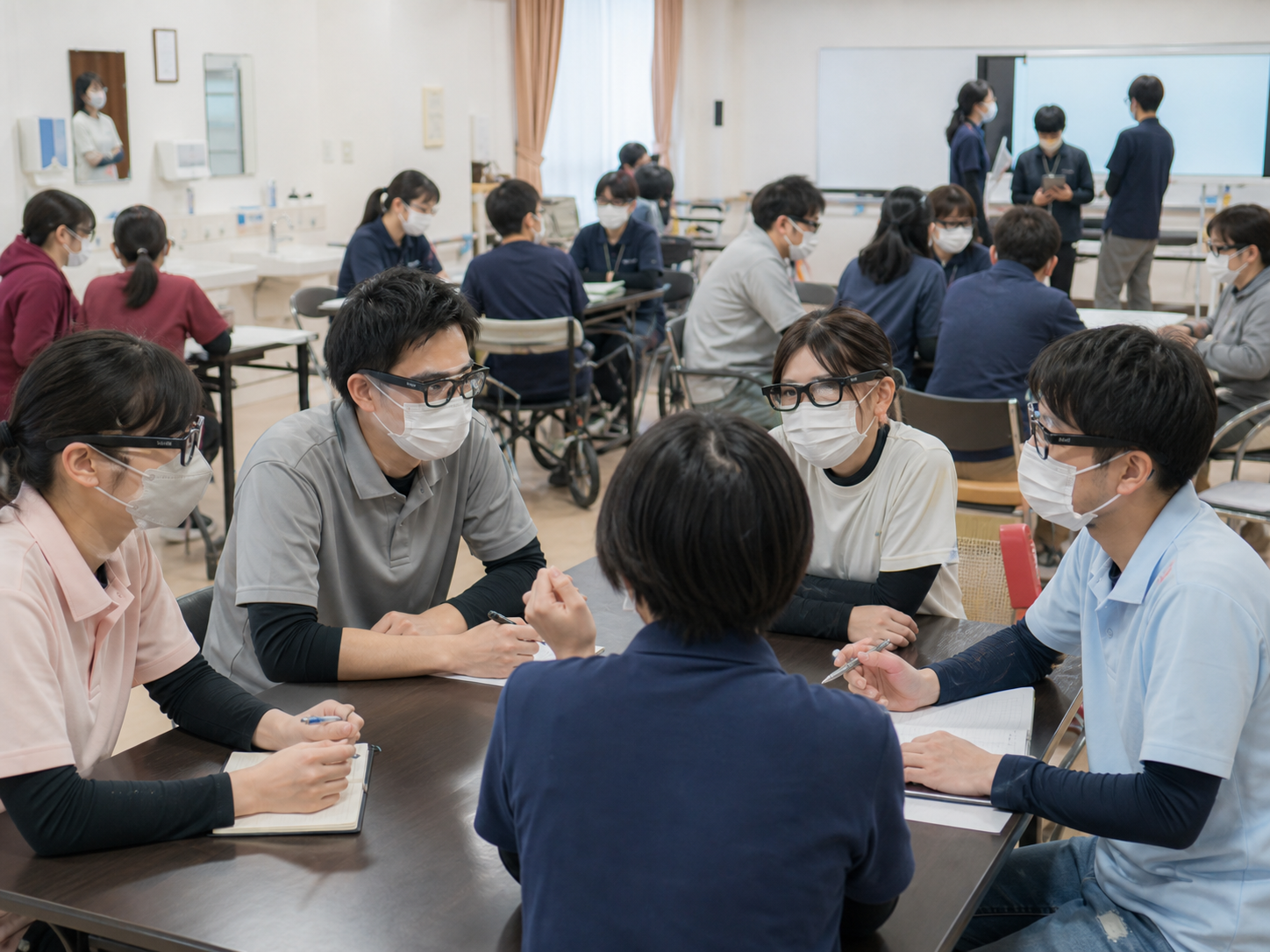 複数の介護スタッフへプロダクトが広がる様子